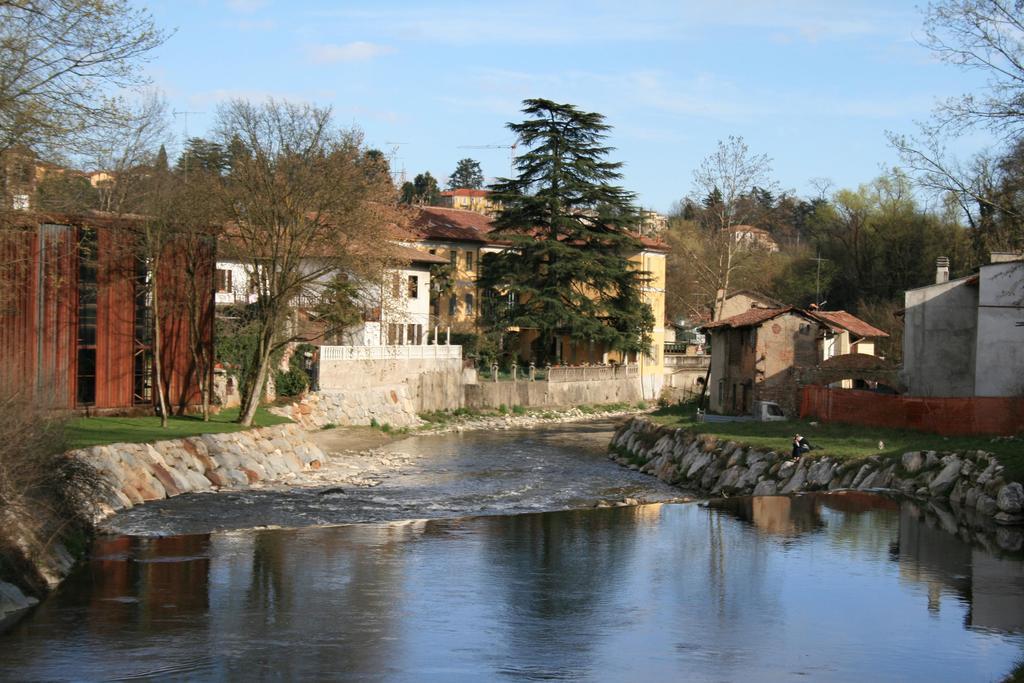 Soggiorno In Centro Storico Vimercate Bagian luar foto