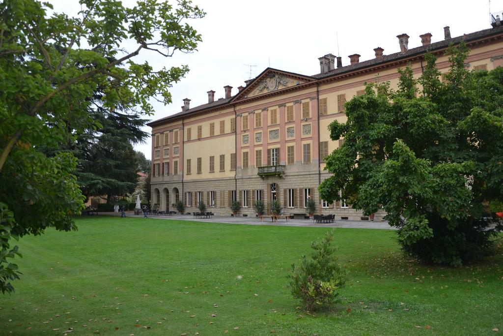 Soggiorno In Centro Storico Vimercate Bagian luar foto