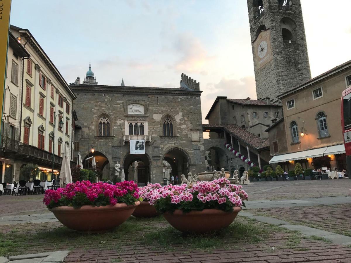 Soggiorno In Centro Storico Vimercate Bagian luar foto