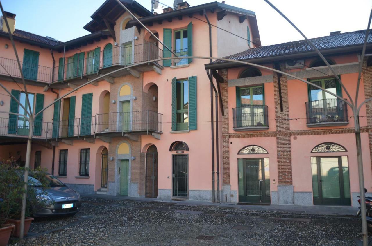 Soggiorno In Centro Storico Vimercate Bagian luar foto