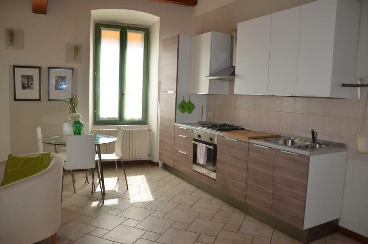 Soggiorno In Centro Storico Vimercate Bagian luar foto